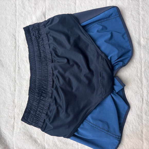 Lululemon Hotty Hot Shorts 4” Blue Striped Running Size 8 Secure Zip Pocket - Picture 8 of 9